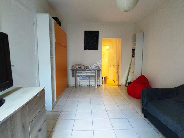 A VENDRE - La Rochelle Centre - port - Studio 20.93 m2 - cour