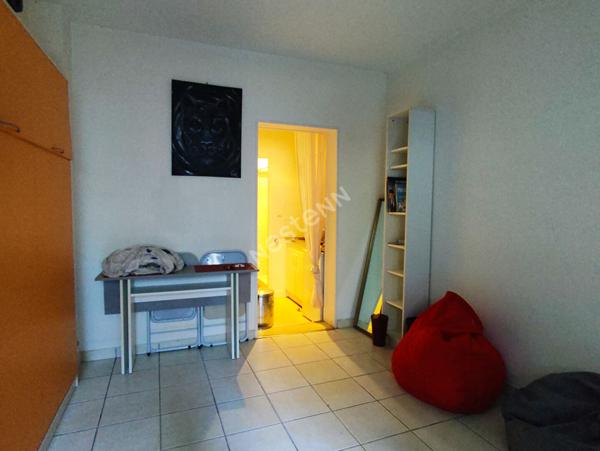 A VENDRE - La Rochelle Centre - port - Studio 20.93 m2 - cour