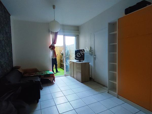 A VENDRE - La Rochelle Centre - port - Studio 20.93 m2 - cour