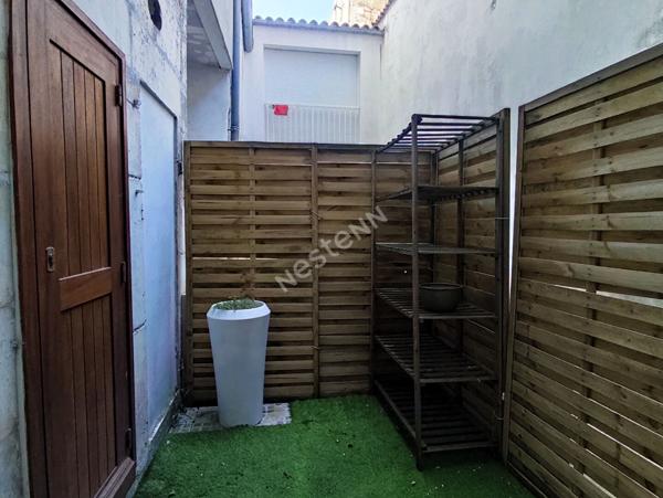 A VENDRE - La Rochelle Centre - port - Studio 20.93 m2 - cour