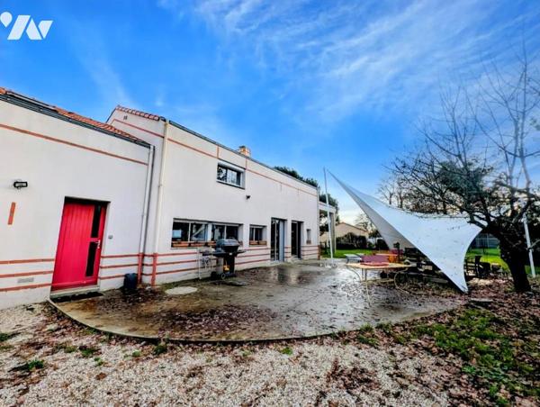 PORT SAINT PERE (Proximité du Centre) maison de 170m² 7 pièces dont 4 ch sur terrain de 2241 m²