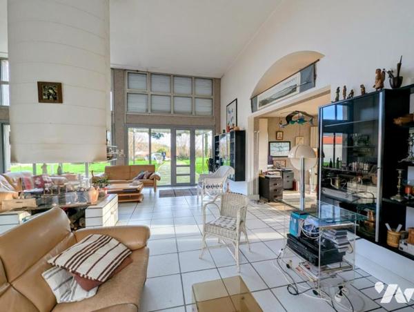 PORT SAINT PERE (Proximité du Centre) maison de 170m² 7 pièces dont 4 ch sur terrain de 2241 m²
