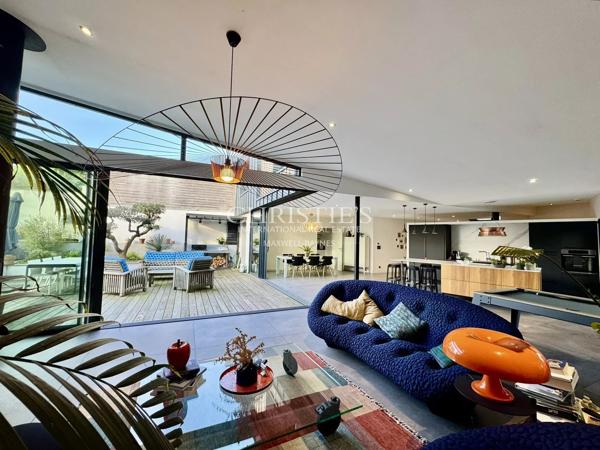 Maison d’architecte avec piscine et garage – LA ROCHELLE – Quartier Fétilly