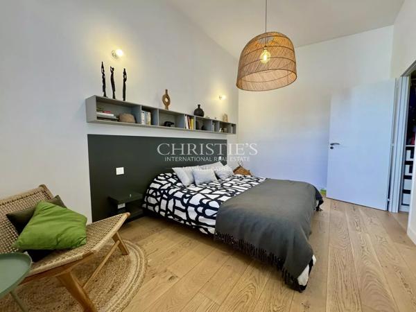 Maison d’architecte avec piscine et garage – LA ROCHELLE – Quartier Fétilly