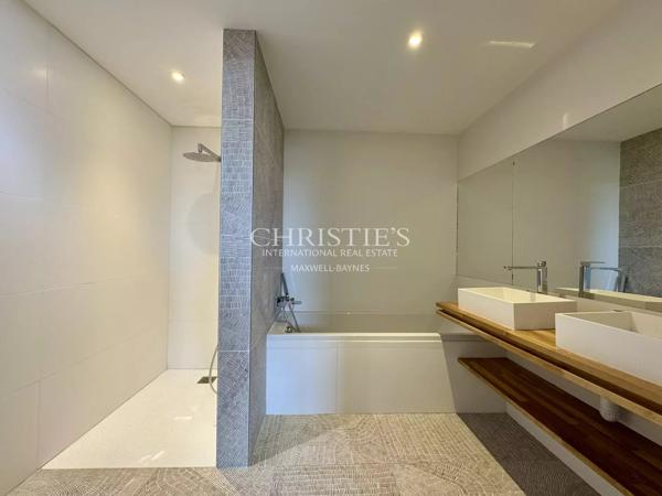 Maison d’architecte avec piscine et garage – LA ROCHELLE – Quartier Fétilly