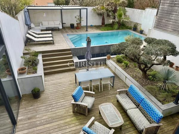 Maison d’architecte avec piscine et garage – LA ROCHELLE – Quartier Fétilly