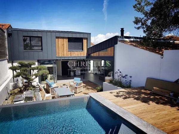 Maison d’architecte avec piscine et garage – LA ROCHELLE – Quartier Fétilly