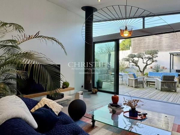 Maison d’architecte avec piscine et garage – LA ROCHELLE – Quartier Fétilly