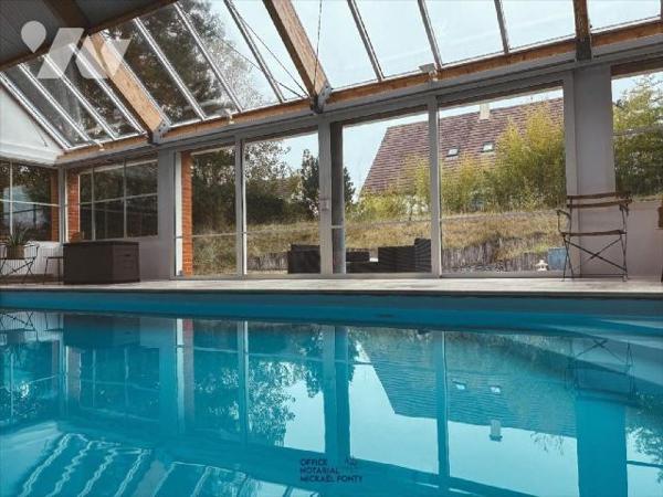 Amateurs de grands espaces et de confort, laissez vous séduire par cette magnifique maison lumi...