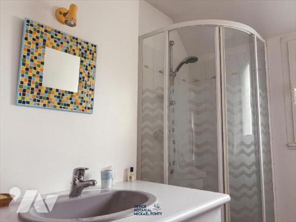 Amateurs de grands espaces et de confort, laissez vous séduire par cette magnifique maison lumi...