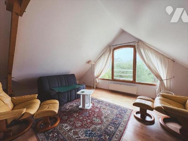 Amateurs de grands espaces et de confort, laissez vous séduire par cette magnifique maison lumi...