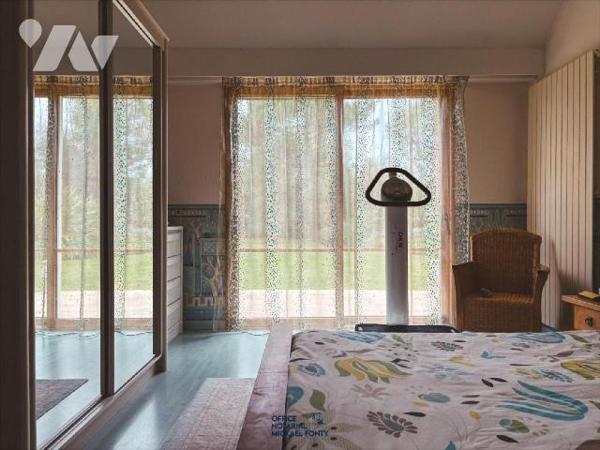 Amateurs de grands espaces et de confort, laissez vous séduire par cette magnifique maison lumi...