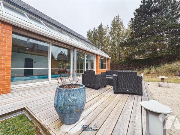 Amateurs de grands espaces et de confort, laissez vous séduire par cette magnifique maison lumi...