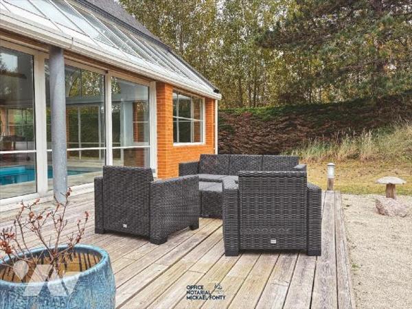 Amateurs de grands espaces et de confort, laissez vous séduire par cette magnifique maison lumi...