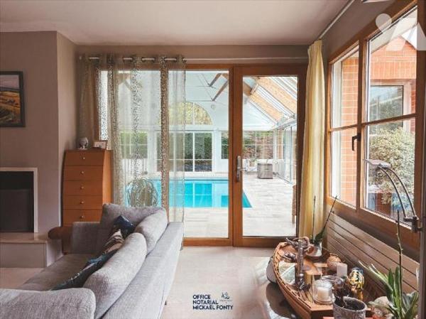 Amateurs de grands espaces et de confort, laissez vous séduire par cette magnifique maison lumi...