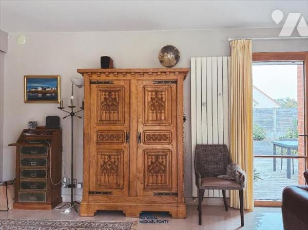 Amateurs de grands espaces et de confort, laissez vous séduire par cette magnifique maison lumi...