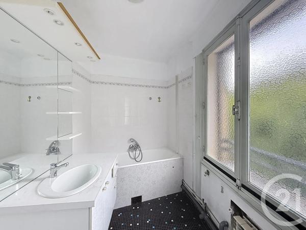 Appartement T3 à vendre  3 pièces - 79,19 m 2   SENS  - 89