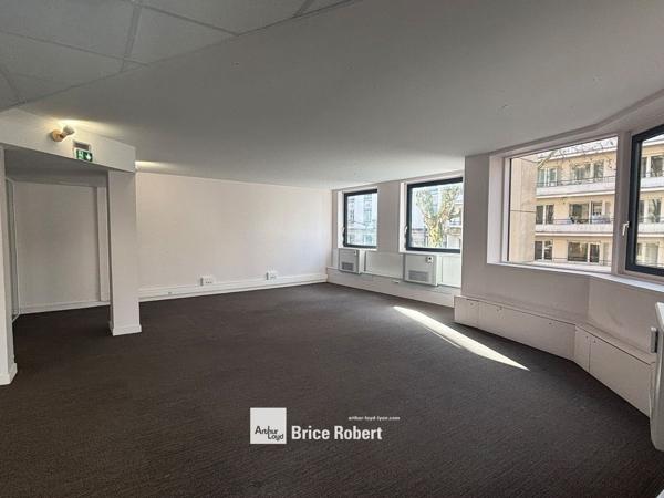 Location bureaux divisibles Lyon 3ème - bureaux lumineux proche Part-Dieu