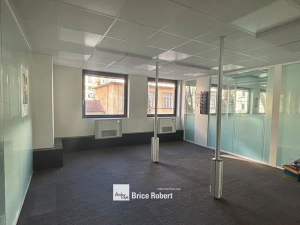 Location bureaux divisibles Lyon 3ème - bureaux lumineux proche Part-Dieu