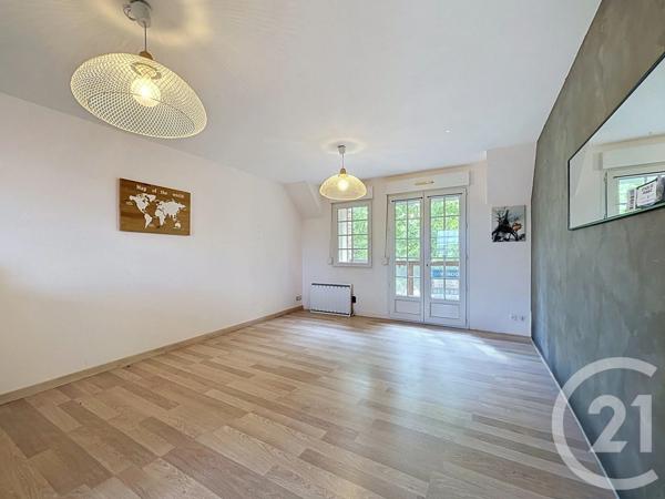 Appartement F3 à vendre  3 pièces - 60,42 m 2   ST VALERIEN  - 89