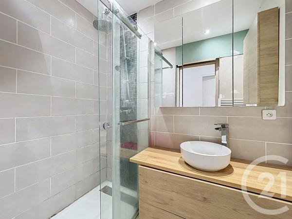 Appartement F3 à vendre  3 pièces - 60,42 m 2   ST VALERIEN  - 89