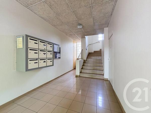 Appartement F3 à vendre  3 pièces - 60,42 m 2   ST VALERIEN  - 89