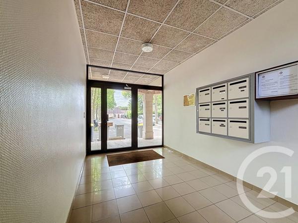 Appartement F3 à vendre  3 pièces - 60,42 m 2   ST VALERIEN  - 89