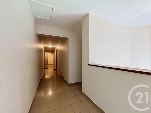 Appartement F3 à vendre  3 pièces - 60,42 m 2   ST VALERIEN  - 89