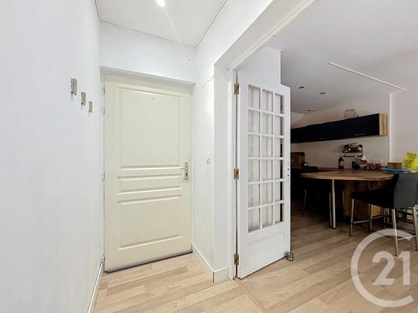 Appartement F3 à vendre  3 pièces - 60,42 m 2   ST VALERIEN  - 89