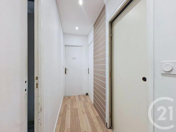Appartement F3 à vendre  3 pièces - 60,42 m 2   ST VALERIEN  - 89