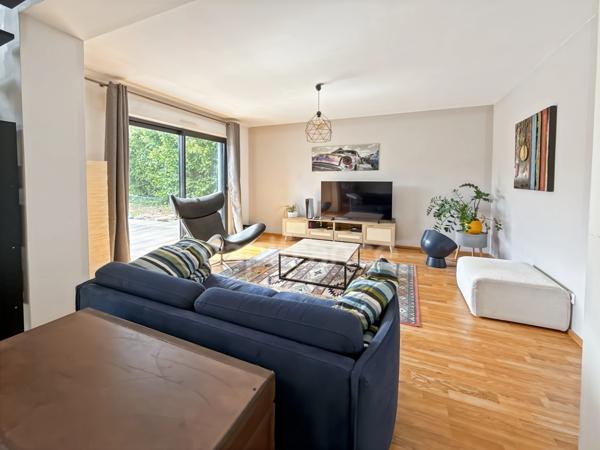 Dept de la Vienne (86) Maison contemporaine type 6 avec piscine, double garage et pergola bioclimatique