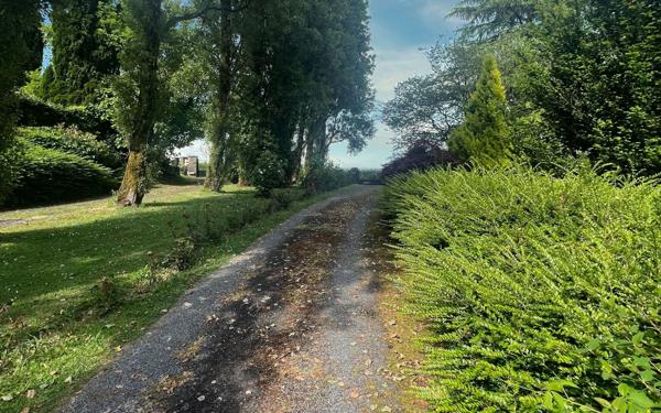 Maison à vendre    5 pièces •  Saint-Yrieix-la-Perche