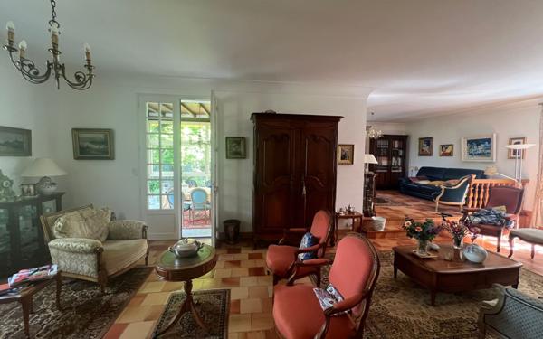 Maison à vendre    5 pièces •  Saint-Yrieix-la-Perche