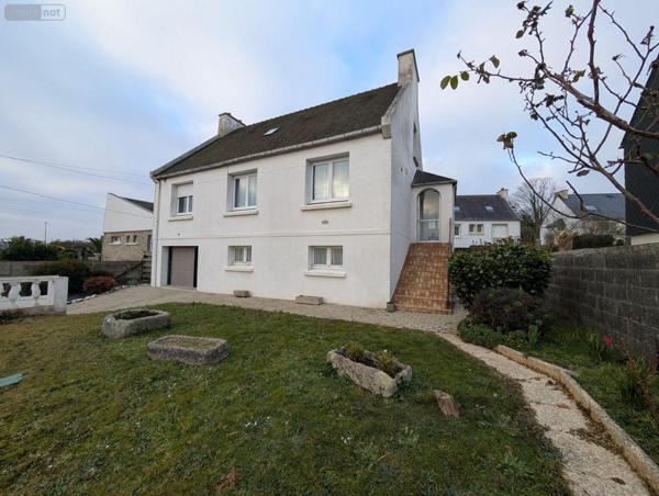 Maison à vendre à Landivisiau dans le Finistère (29400), ref : 4119