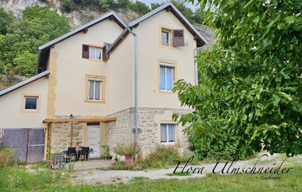 Maison individuelle en pierre de 159 m² avec terrain de 897 m² à vendre à CULOZ (01) à 30 mns d'Aix-les-Bains et 20 mns de Belley