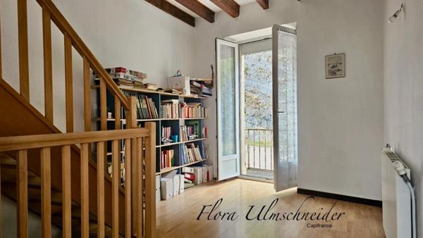 Maison individuelle en pierre de 159 m² avec terrain de 897 m² à vendre à CULOZ (01) à 30 mns d'Aix-les-Bains et 20 mns de Belley