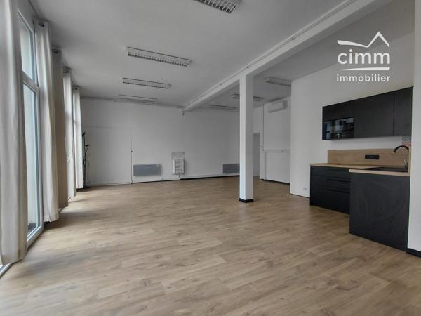 🏢 Très beau local commercial de 160 m² avec parkings privés – Disponible dès maintenant !