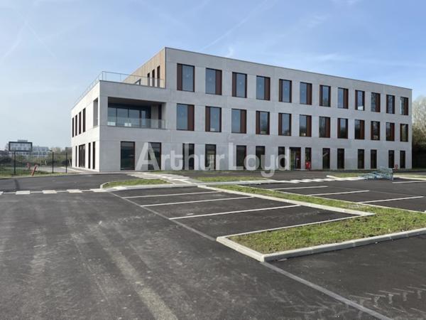 Aux portes de Valenciennes, aux pieds des transports en communs, plateaux de bureaux neufs à louer ou à vendre