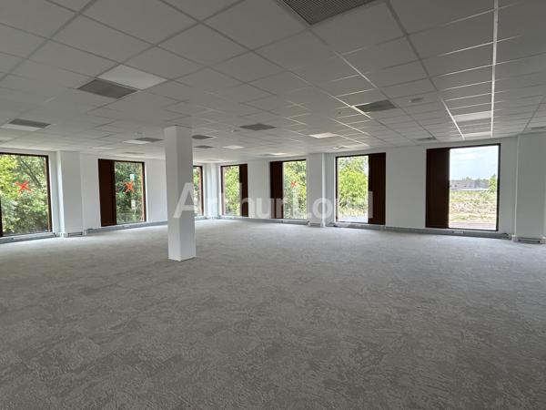 Aux portes de Valenciennes, aux pieds des transports en communs, plateaux de bureaux neufs à louer ou à vendre