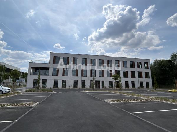 Aux portes de Valenciennes, aux pieds des transports en communs, plateaux de bureaux neufs à louer ou à vendre