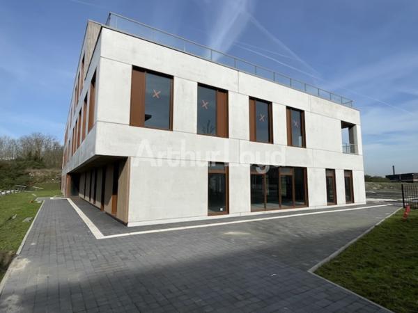 Aux portes de Valenciennes, aux pieds des transports en communs, plateaux de bureaux neufs à louer ou à vendre
