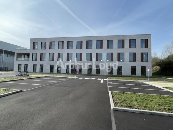 Aux portes de Valenciennes, aux pieds des transports en communs, plateaux de bureaux neufs à louer ou à vendre