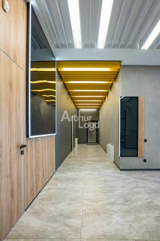Bureaux à vendre ou à louer à Arbin - flux important de voitures