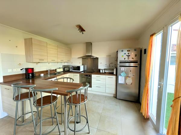 Maison familiale 4 chambres bureau DPE B jardin garage Le Muy
