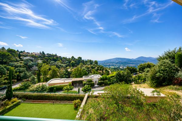Appartement de prestige 4 pièces à Mandelieu-la-Napoule, 3ème étage, vue sud-ouest