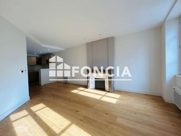 Location Appartement 2 pièces 47.1 m² - 27 RUE PICOT Toulon 83000