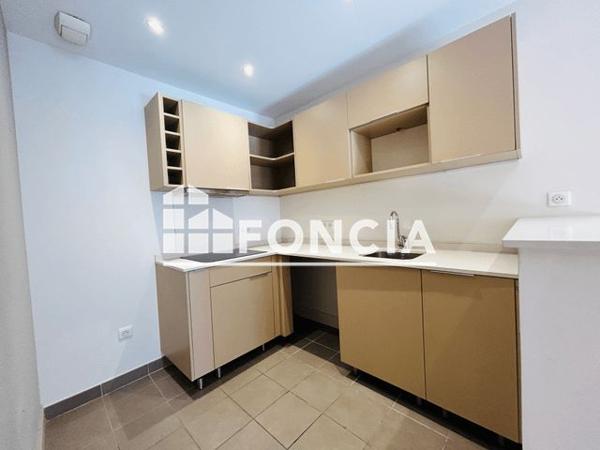 Location Appartement 2 pièces 47.1 m² - 27 RUE PICOT Toulon 83000