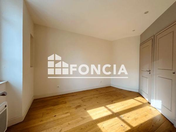 Location Appartement 2 pièces 47.1 m² - 27 RUE PICOT Toulon 83000