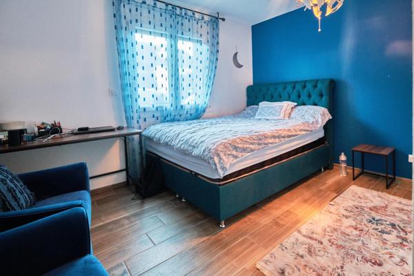 Maison contemporaine de 180 m2 sans travaux, à très faible coût d'énergie