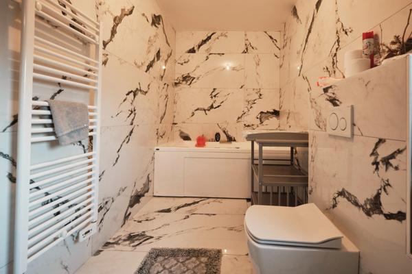 Maison contemporaine de 180 m2 sans travaux, à très faible coût d'énergie